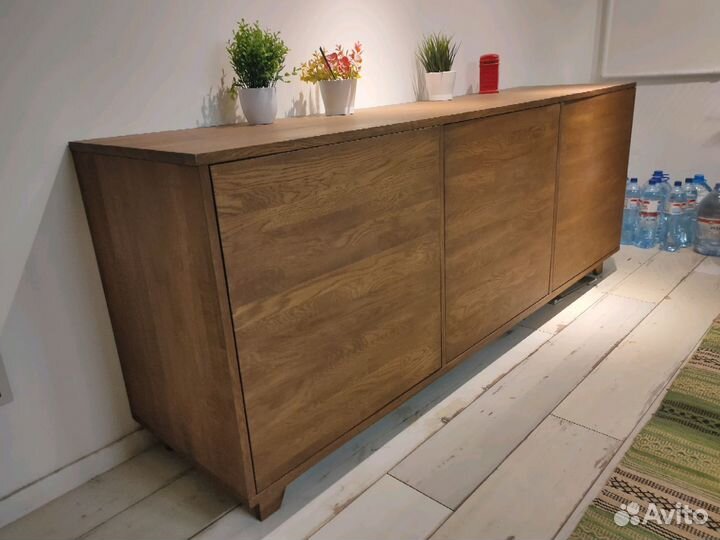 Тумба под телевизор из дуба