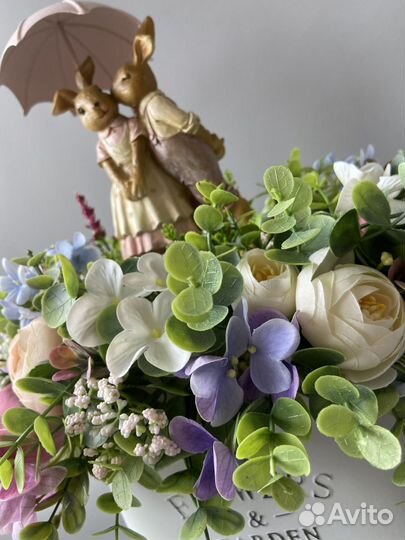 Весенняя цветочная композиция 