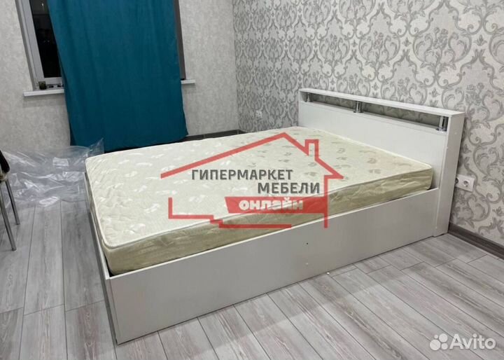 Кровать двуспальная