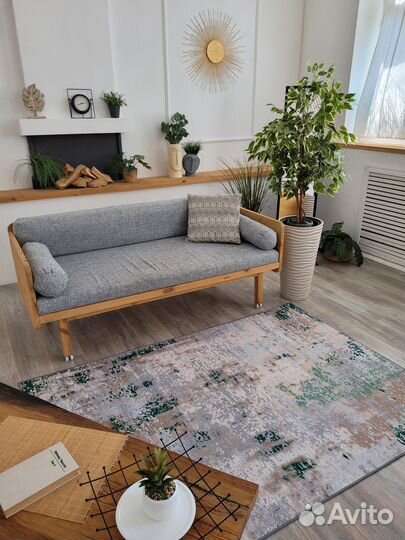 Ковер в современный интерьер. Новый, без ворса