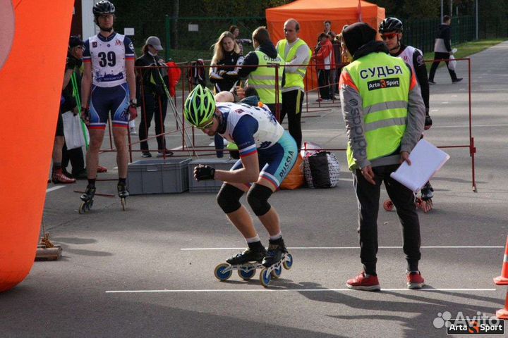 Профессиональный тренер по роликовым конькам