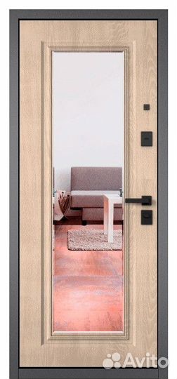 Дверь с зеркалом