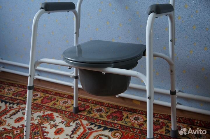 Кресло-стул с санитарным оснащением