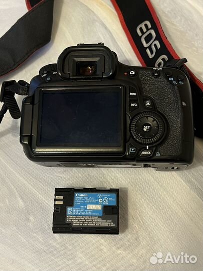 Зеркальный фотоаппарат EOS60D