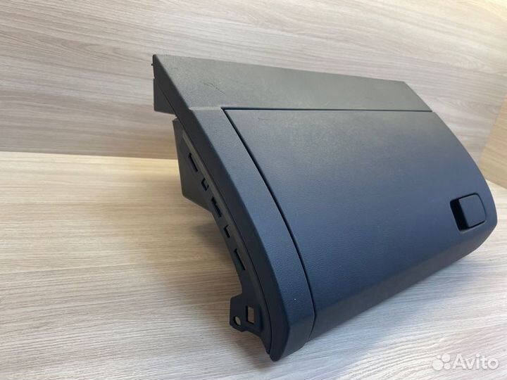 Бардачок Volkswagen Polo