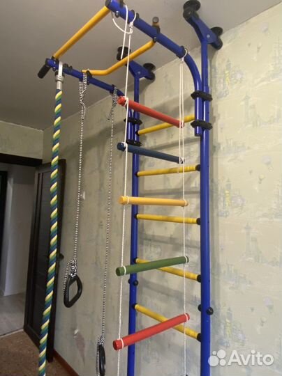 Шведская стенка с турником и брусьями