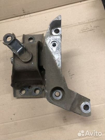 Опора двигателя Ниссан Тиида 1,6