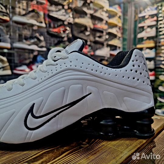 Кроссовки Nike Shox R4