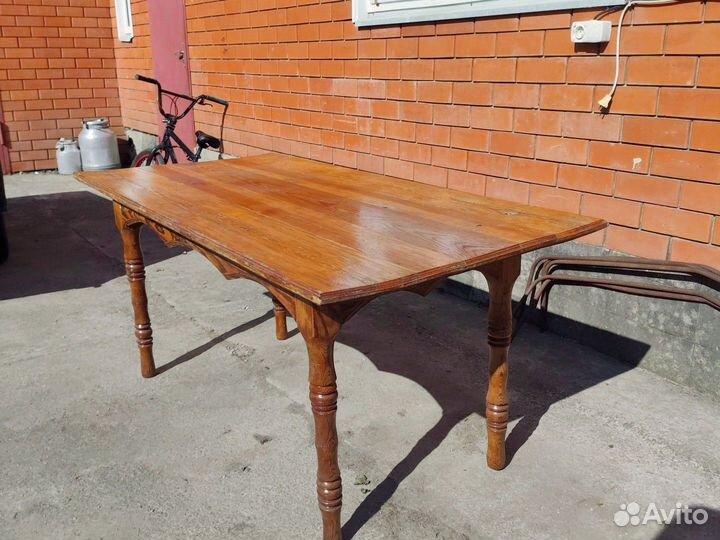 Кухонный стол