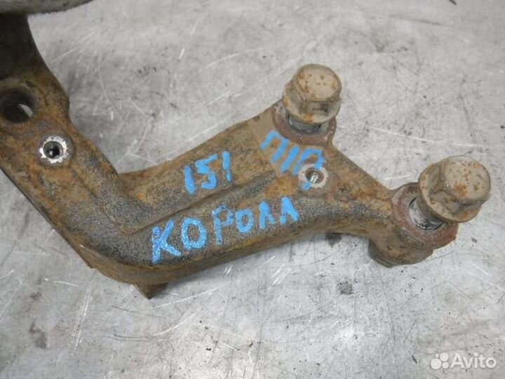 Кулак передний правый Toyota Corolla 151 1ZR 2012