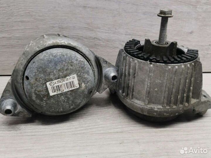 Подушка двигателя Mercedes C W204