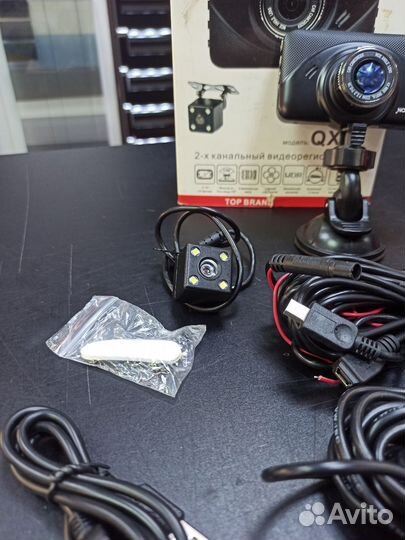 Видеорегистратор и камера заднего вида Recxon QX4