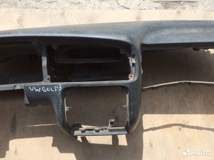 Торпедо переднее Volkswagen Golf 3