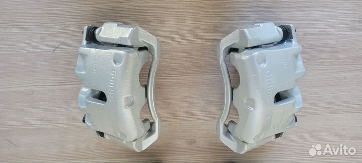 Передние суппорты Audi 80/S2 Girling 60