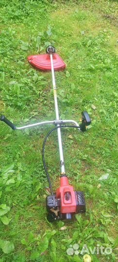 Бензиновый триммер 