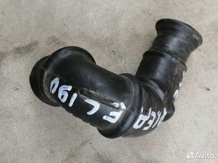 Патрубок холостого хода для Mercedes Benz 190 W201