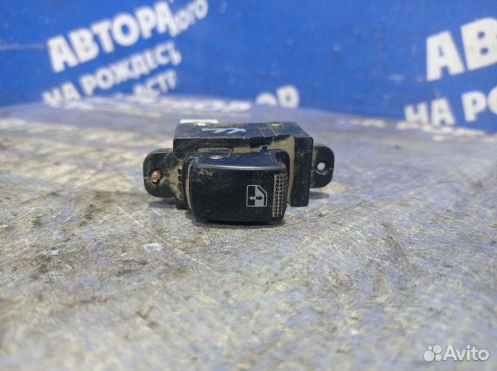 Кнопка стеклоподъемника Hyundai Sonata 4 седан