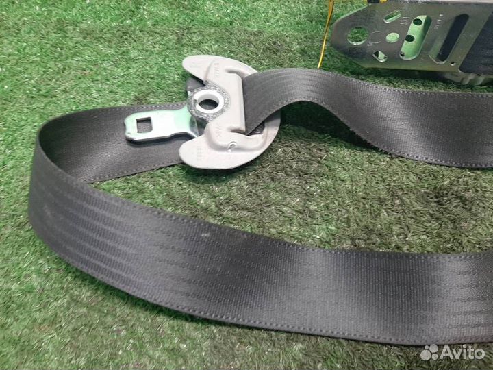 Ремень безопасности передний правый Toyota RAV4 A