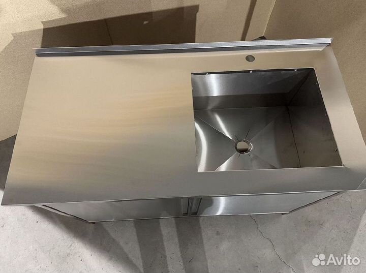 Стол-тумба с мойкой