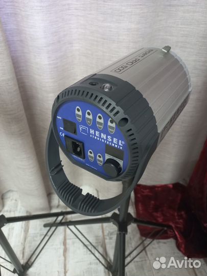 Профессиональный импульсный свет Hensel 1000, 500