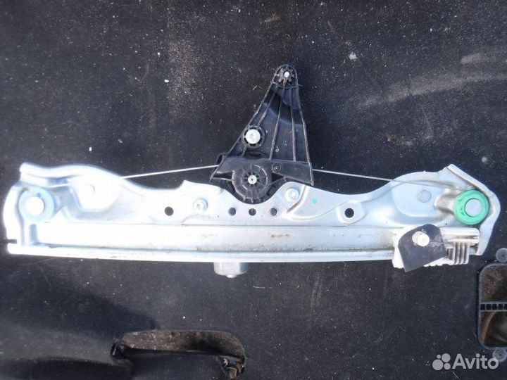 Стеклоподъемник задний правый Лада X-Ray H4M 2016