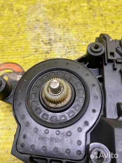 Мотор стеклоподъемника передний правый Volkswagen