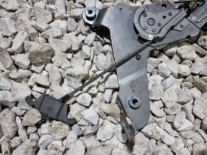 Ручник Вольво S60