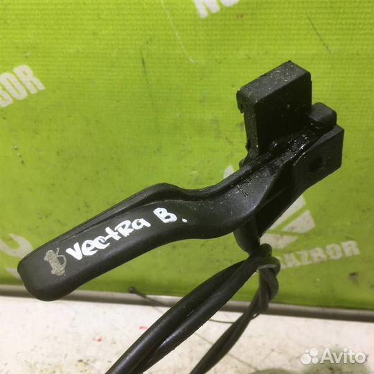 Трос открывания капота Опель Вектра Б