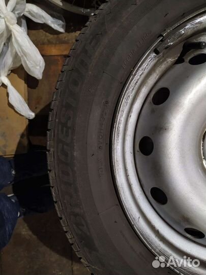 Колеса Bridgestone в сборе r15 летние Sandero II