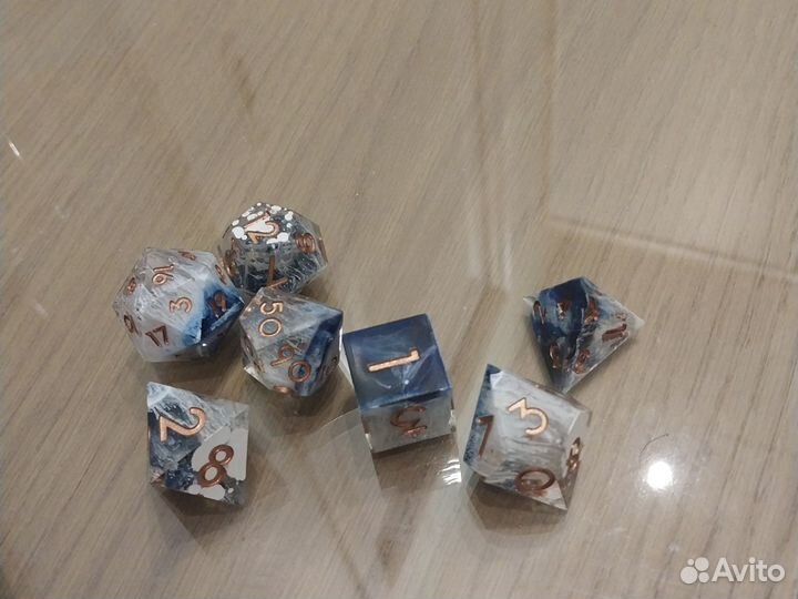 Игральные дайсы с коробкой