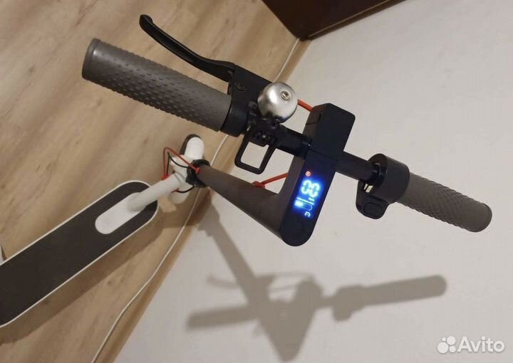 Электросамокат M365