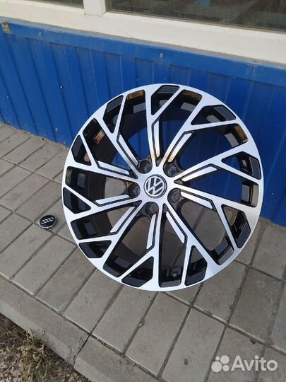 R18/5/112 Новые audi WV Passat, Skoda Мерседес