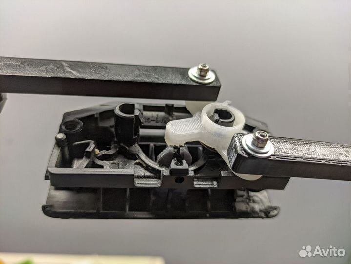 Комплект тяг бардачка Toyota Corolla XI E180