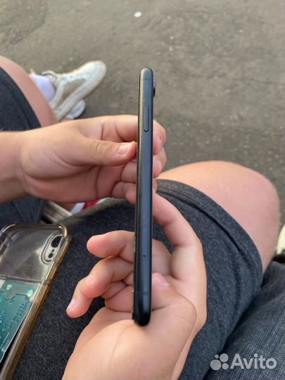 Телефон iPhone хр