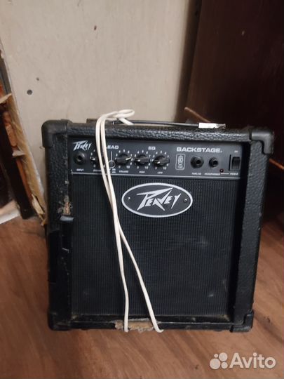 Басовый комбоусилитель