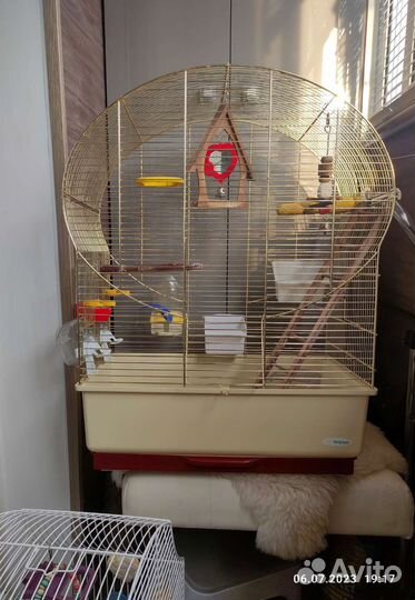 Большая клетка для птиц