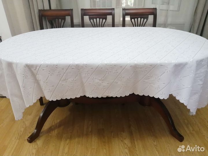 Скатеть праздничная