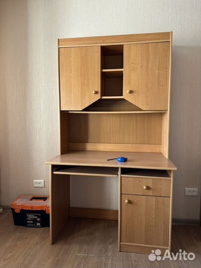 Детский письменный стол