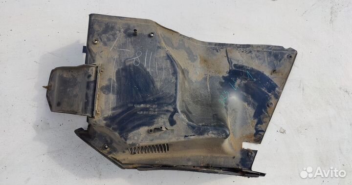 Накладка багажника левая mazda 323 BF