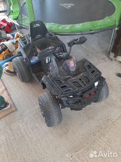 Детский квадроцикл на аккумуляторе