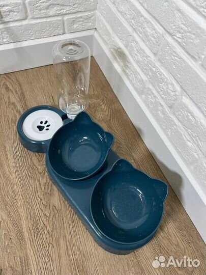 Двойная миска с автопоилкой для кошек и собак