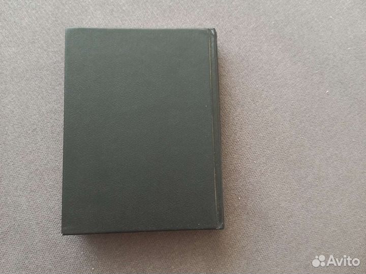 Книга И.Крылов Басни