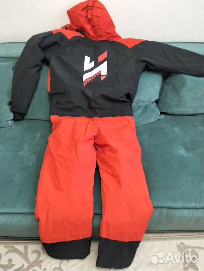 Зимний костюм для отдыха на лыжах на снегоходе итд