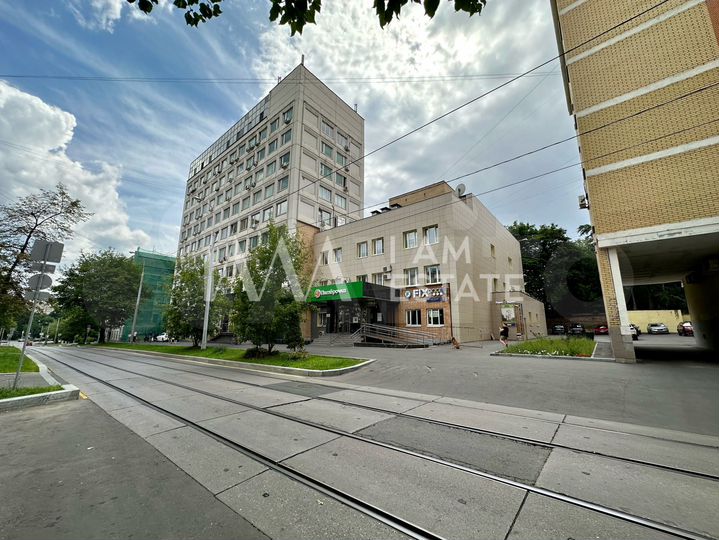 Здание, 2400 м²