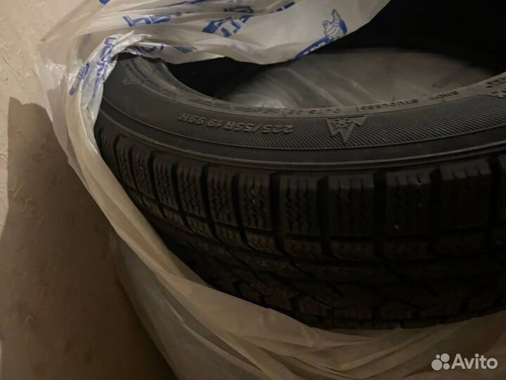 Kumho I'Zen RV Asymmetric 225/55 R19