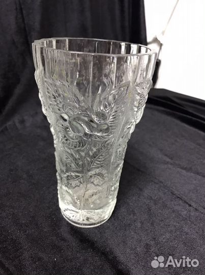 Ваза старинная урановое стекло