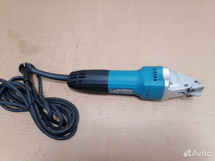 Ножницы по металлу Makita JS1601