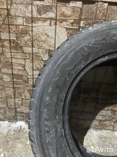 Dunlop Grandtrek Ice 02 215/65 R16 102T