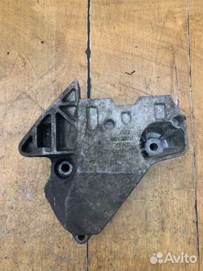 Кронштейн двигателя Volkswagen Passat B6 2.0 TDI