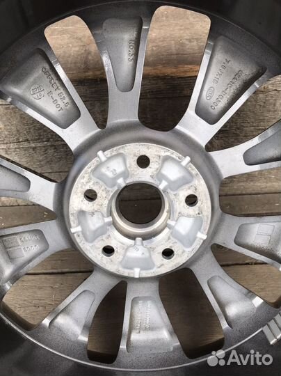 Один оригинальный диск R18 Kia Optima